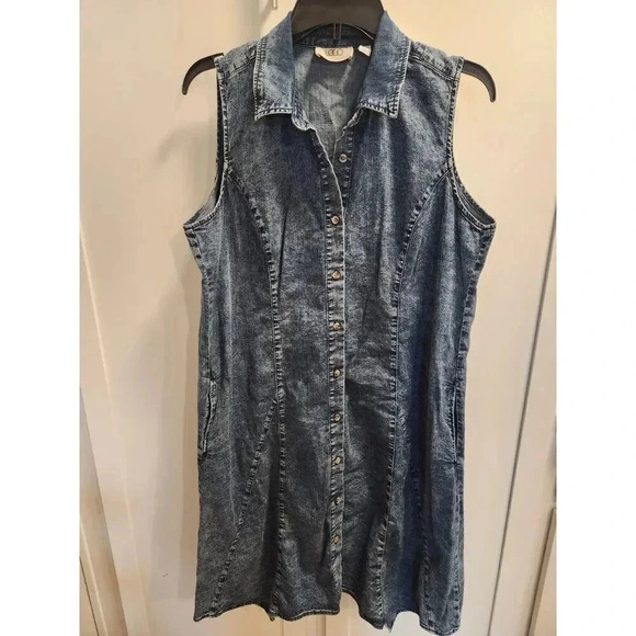 LOGO by Lori Goldstein Sleeveless Acid Wash Denim Button Up Asymmetric Dress - Picture 1 of 9